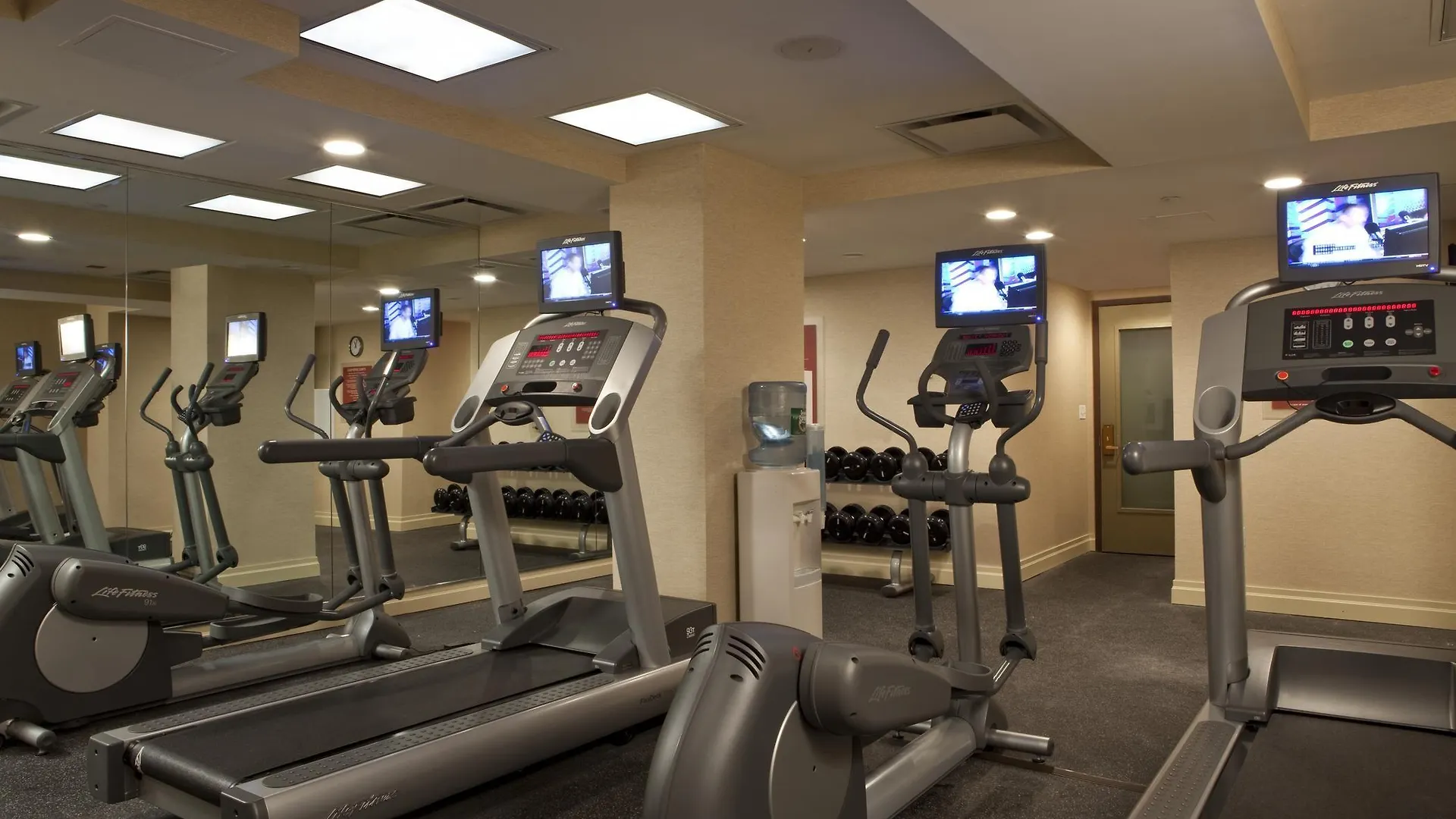 מלון ניו יורק Four Points By Sheraton Midtown - Times Square